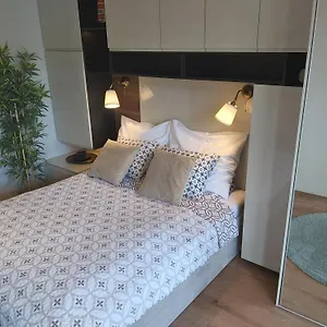 Siedmiogrodzka - Handy Location, Aircon & Garage Free , Varsavia Polonia